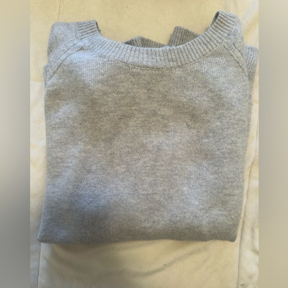 Banana republic sweater - large